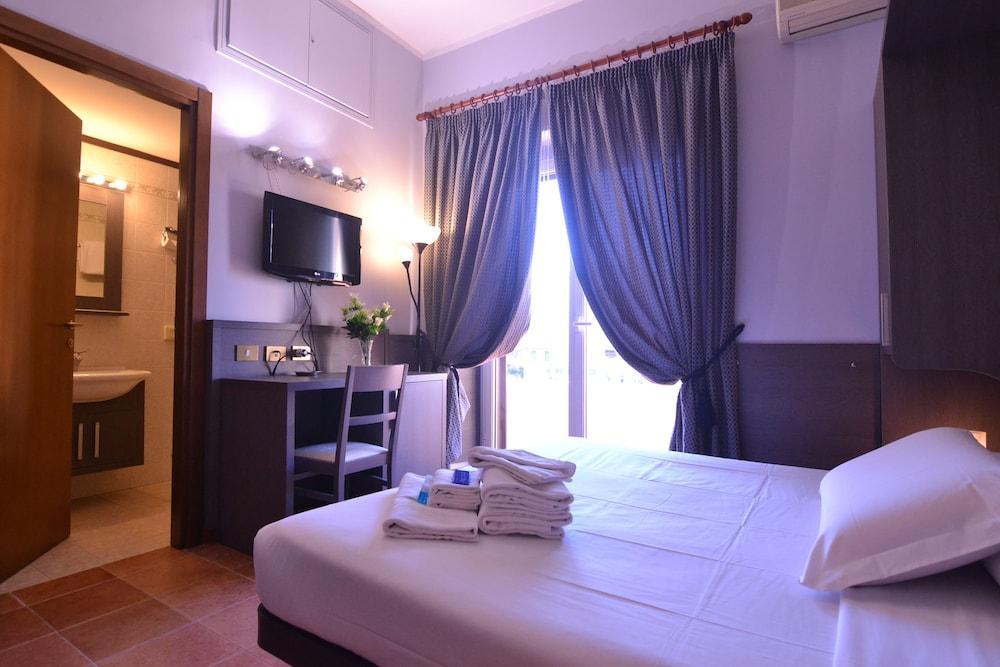 Hotel Mirti Рим Екстер'єр фото