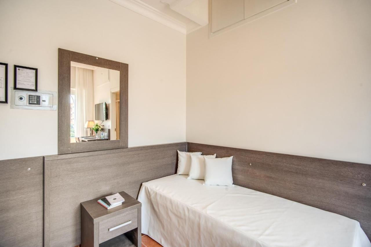 Hotel Mirti Рим Екстер'єр фото