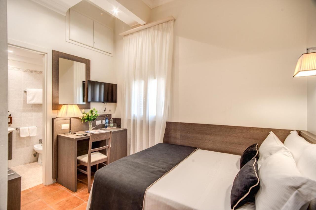 Hotel Mirti Рим Екстер'єр фото